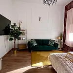 Apartment Premium-apartment Im Duisburger Sueden, Naehe Duesseldorf Flughafen & Messe, Komplett Ausgestattetes Mit Modernen Altbau-flair *