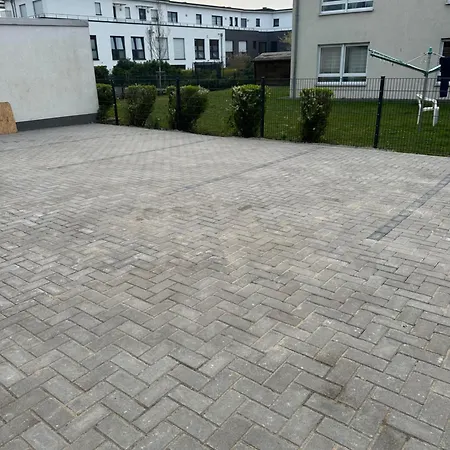 Premium-apartment Im Duisburger Sueden, Naehe Duesseldorf Flughafen & Messe, Komplett Ausgestattetes Mit Modernen Altbau-flair Duisburg