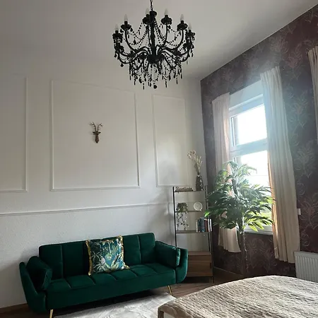 Premium-apartment Im Duisburger Sueden, Naehe Duesseldorf Flughafen & Messe, Komplett Ausgestattetes Mit Modernen Altbau-flair *