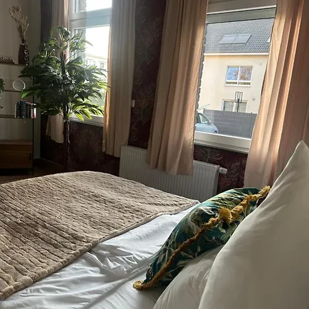 Premium-apartment Im Duisburger Sueden, Naehe Duesseldorf Flughafen & Messe, Komplett Ausgestattetes Mit Modernen Altbau-flair Duisburg