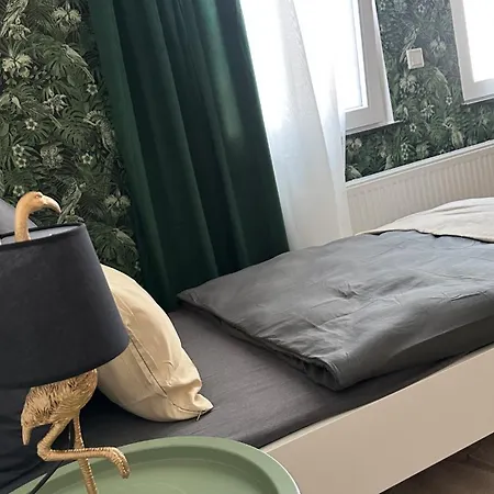Premium-apartment Im Duisburger Sueden, Naehe Duesseldorf Flughafen & Messe, Komplett Ausgestattetes Mit Modernen Altbau-flair Apartment