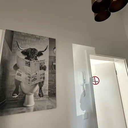 Premium-apartment Im Duisburger Sueden, Naehe Duesseldorf Flughafen & Messe, Komplett Ausgestattetes Mit Modernen Altbau-flair * Duisburg