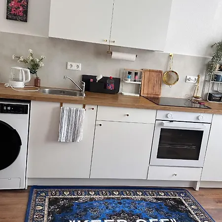 Premium-apartment Im Duisburger Sueden, Naehe Duesseldorf Flughafen & Messe, Komplett Ausgestattetes Mit Modernen Altbau-flair Apartment Duisburg