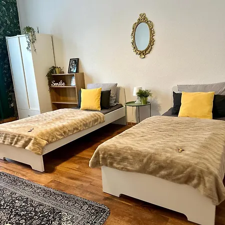 아파트 Premium-apartment Im Duisburger Sueden, Naehe Duesseldorf Flughafen & Messe, Komplett Ausgestattetes Mit Modernen Altbau-flair *