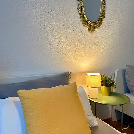 公寓 Premium-apartment Im Duisburger Sueden, Naehe Duesseldorf Flughafen & Messe, Komplett Ausgestattetes Mit Modernen Altbau-flair *