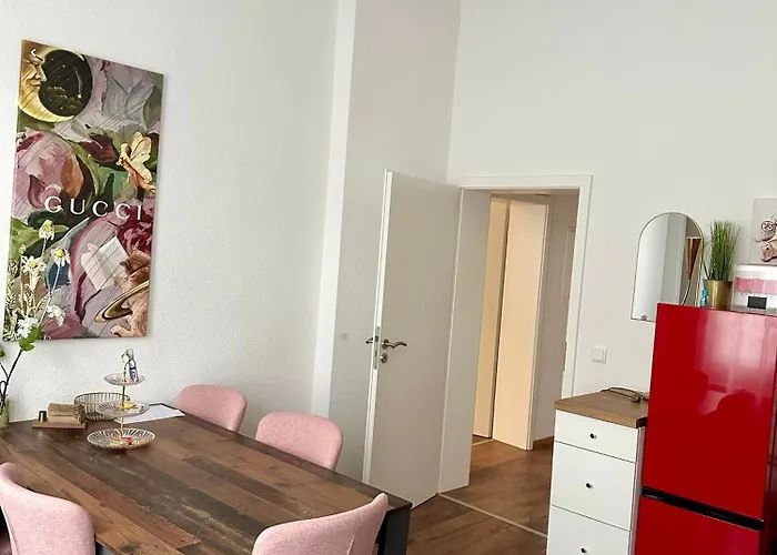 Premium-apartment Im Duisburger Sueden, Naehe Duesseldorf Flughafen & Messe, Komplett Ausgestattetes Mit Modernen Altbau-flair アパート ドゥイスブルグ