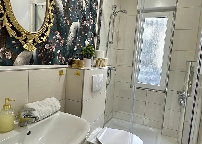 Premium-apartment Im Duisburger Sueden, Naehe Duesseldorf Flughafen & Messe, Komplett Ausgestattetes Mit Modernen Altbau-flair アパート *